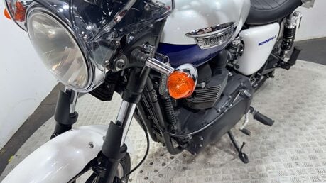 Triumph Bonneville 2015 32K NEW MOT SERVICED RETRO 17