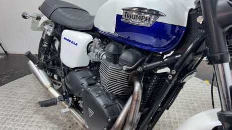 Triumph Bonneville 2015 32K NEW MOT SERVICED RETRO 10