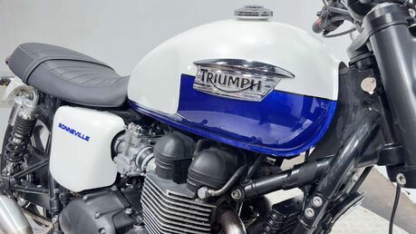 Triumph Bonneville 2015 32K NEW MOT SERVICED RETRO 11