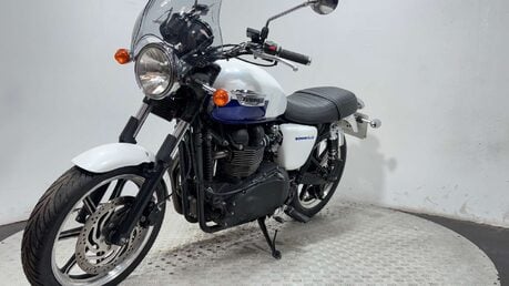 Triumph Bonneville 2015 32K NEW MOT SERVICED RETRO 2