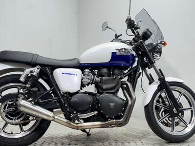 Triumph Bonneville 2015 32K NEW MOT SERVICED RETRO