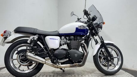 Triumph Bonneville 2015 32K NEW MOT SERVICED RETRO 1