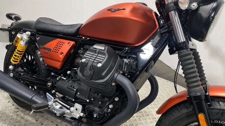 Moto Guzzi V9 2019 ONLY 1K NEW MOT SERVICED 15