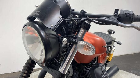 Moto Guzzi V9 2019 ONLY 1K NEW MOT SERVICED 38