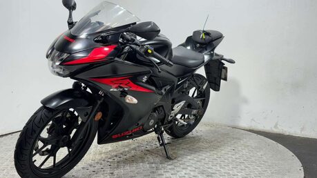Suzuki GSX-R125 2018 21K NEW MOT WARRANTY SPORTS 125CC 4