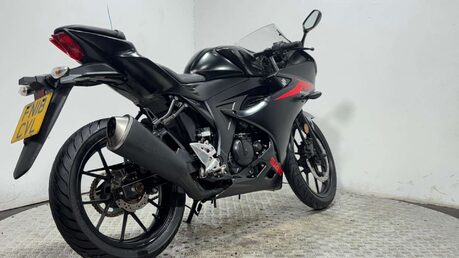 Suzuki GSX-R125 2018 21K NEW MOT WARRANTY SPORTS 125CC 6