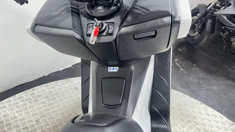 Honda Forza 2013 25K NEW MOT WARRANTY MAXI SCOOTER 13