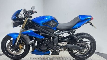 Triumph Street Triple 2013 18K VERY CLEAN WARRANTY 675CC 1