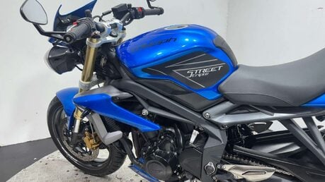 Triumph Street Triple 2013 18K VERY CLEAN WARRANTY 675CC 27