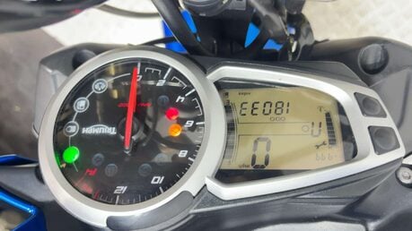 Triumph Street Triple 2013 18K VERY CLEAN WARRANTY 675CC 26