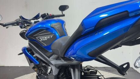 Triumph Street Triple 2013 18K VERY CLEAN WARRANTY 675CC 6