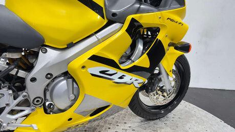 Honda CBR 2001 32K VERY CLEAN NEW MOT WARRANTY 22