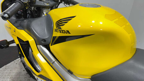 Honda CBR 2001 32K VERY CLEAN NEW MOT WARRANTY 10