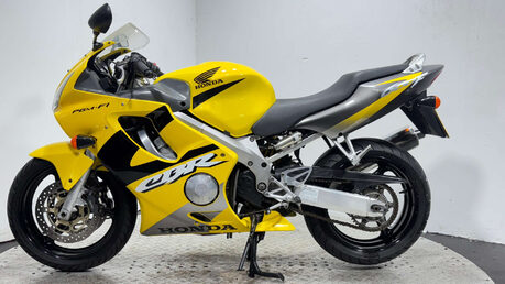 Honda CBR 2001 32K VERY CLEAN NEW MOT WARRANTY 4