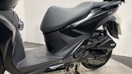 Voge SR 125 2025 44 MILES UNMARKED ROAD REGISTERED 125CC 41