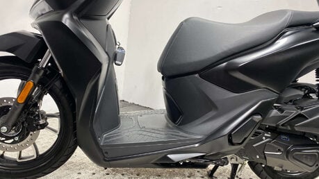 Voge SR 125 2025 44 MILES UNMARKED ROAD REGISTERED 125CC 39