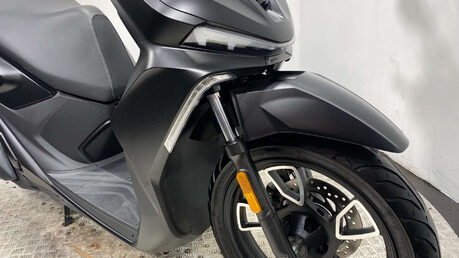 Voge SR 125 2025 44 MILES UNMARKED ROAD REGISTERED 125CC 19