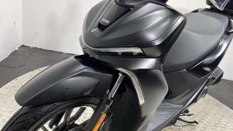 Voge SR 125 2025 44 MILES UNMARKED ROAD REGISTERED 125CC 34