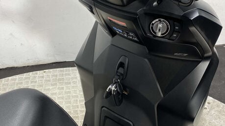 Voge SR 125 2025 44 MILES UNMARKED ROAD REGISTERED 125CC 24