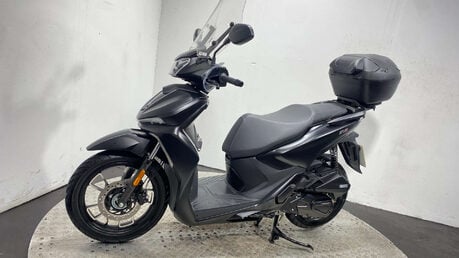 Voge SR 125 2025 44 MILES UNMARKED ROAD REGISTERED 125CC 5