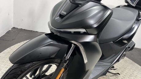 Voge SR 125 2025 44 MILES UNMARKED ROAD REGISTERED 125CC 34
