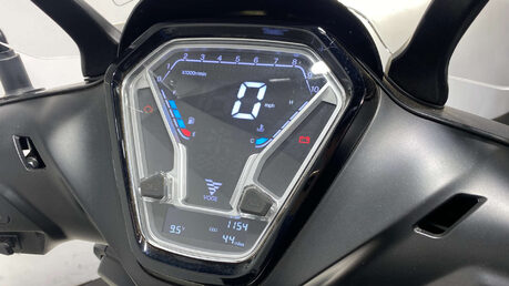 Voge SR 125 2025 44 MILES UNMARKED ROAD REGISTERED 125CC 27