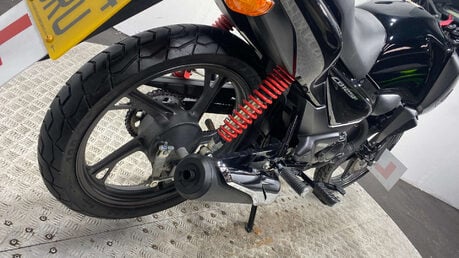 Honda CB 2024 only 659 miles serviced 125cc learner bike 6