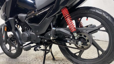 Honda CB 2024 only 659 miles serviced 125cc learner bike 43