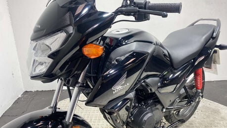 Honda CB 2024 only 659 miles serviced 125cc learner bike 35