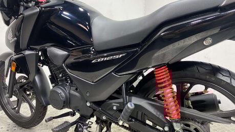 Honda CB 2024 only 659 miles serviced 125cc learner bike 42