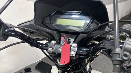 Honda CB 2024 only 659 miles serviced 125cc learner bike 30