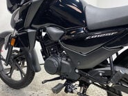 Honda CB 2024 only 659 miles serviced 125cc learner bike 44