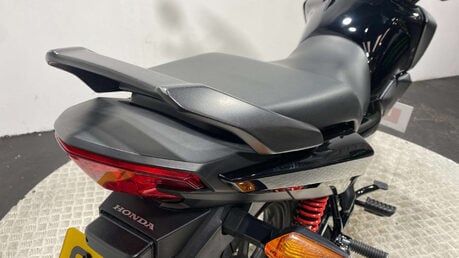 Honda CB 2024 only 659 miles serviced 125cc learner bike 8