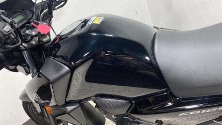 Honda CB 2024 only 659 miles serviced 125cc learner bike 47