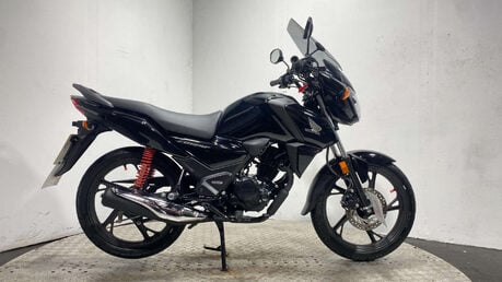 Honda CB 2024 only 659 miles serviced 125cc learner bike 1