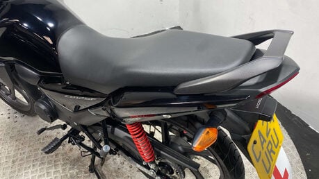 Honda CB 2024 only 659 miles serviced 125cc learner bike 46