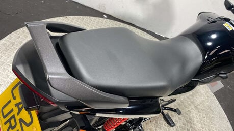 Honda CB 2024 only 659 miles serviced 125cc learner bike 9