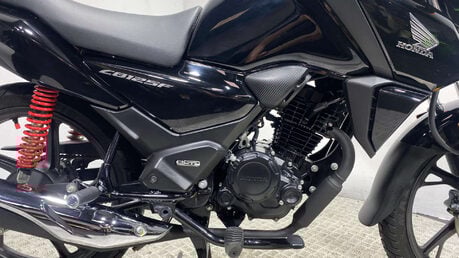 Honda CB 2024 only 659 miles serviced 125cc learner bike 14