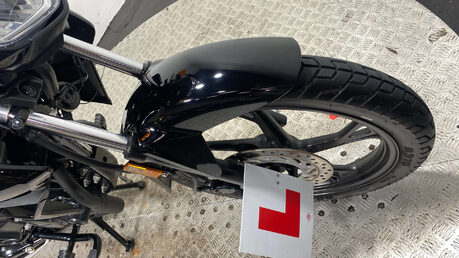 Honda CB 2024 only 659 miles serviced 125cc learner bike 20