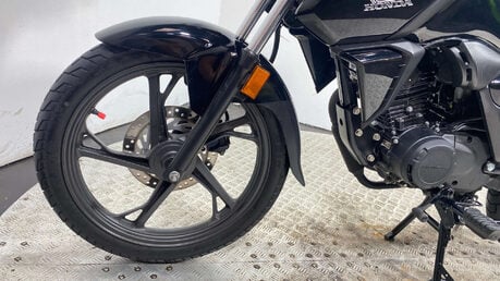 Honda CB 2024 only 659 miles serviced 125cc learner bike 36