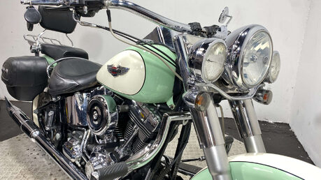 Harley-Davidson Softail Heritge 1584 2007 15k custom stunner new MOT 17