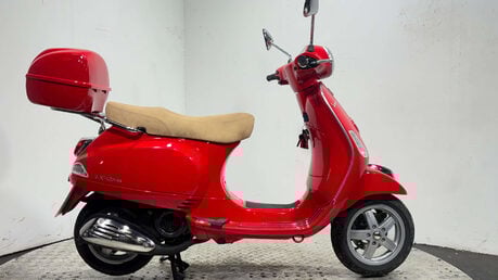 Piaggio Vespa 2010 3K NEW MOT SERVICED 125CC SCOOTER 1