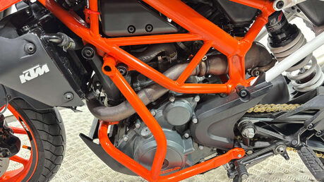 KTM 390 DUKE ONLY 8K SERVICED, WARRANTY, SUPERMOTO 390CC A2 37