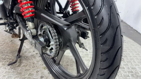 Honda CB 125 Naked Petrol Manual Euro 5 (11 ps) 16