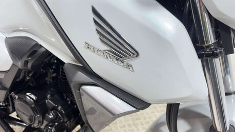 Honda CB 125 Naked Petrol Manual Euro 5 (11 ps) 15