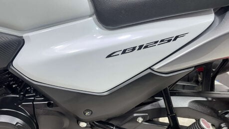 Honda CB 125 Naked Petrol Manual Euro 5 (11 ps) 7