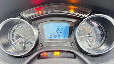 Piaggio MP3 HPE SPORT 2019 2636 MILES 3 wheeler trike NEW MOT 11