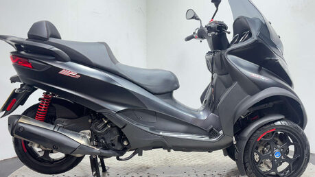 Piaggio MP3 HPE SPORT 2019 2636 MILES 3 wheeler trike NEW MOT 1