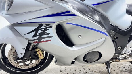 Suzuki GSX1300R Hayabusa Mk2 2016 12K NEW MOT SERVICED WARRANTY 31