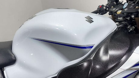 Suzuki GSX1300R Hayabusa Mk2 2016 12K NEW MOT SERVICED WARRANTY 22